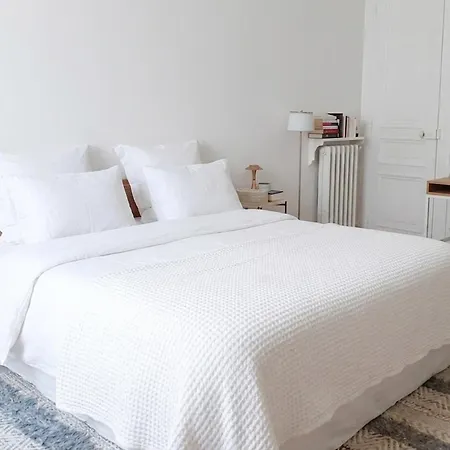 2br Washington Champs Elysees Apartment *